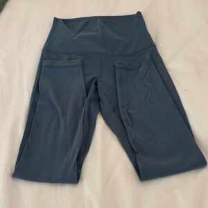 lululemon blue cropped leggings